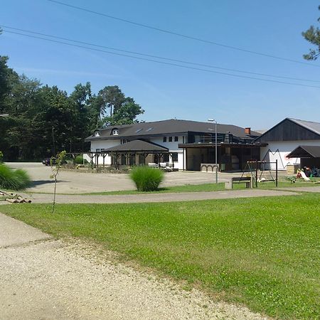 Bed and Breakfast Wow Sleeping Miklavž na Dravskem Polju Esterno foto