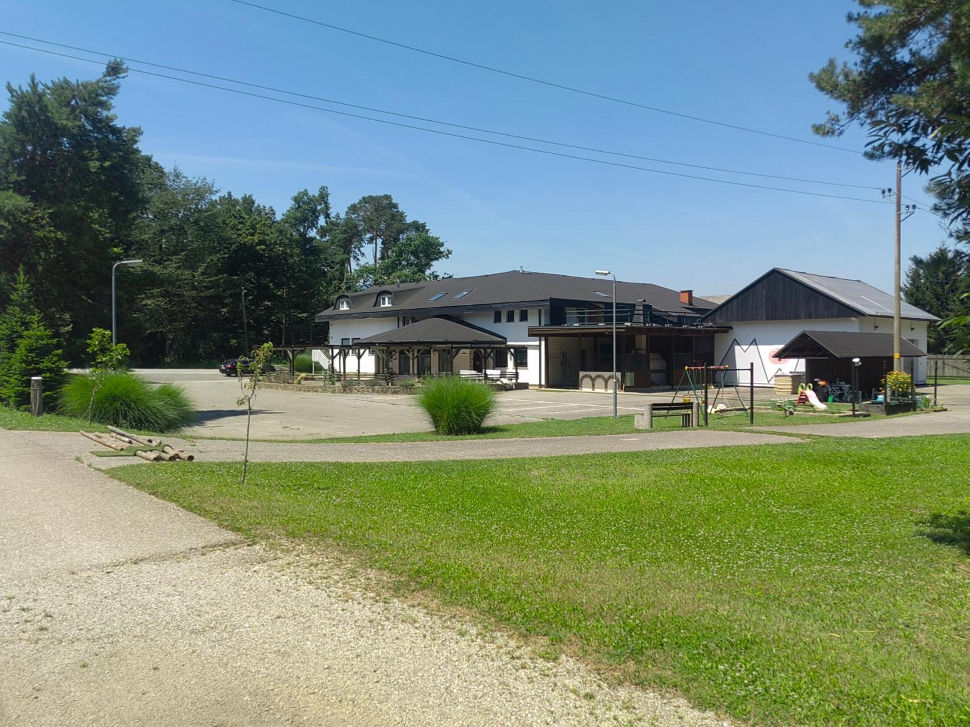 Bed and Breakfast Wow Sleeping Miklavž na Dravskem Polju Esterno foto